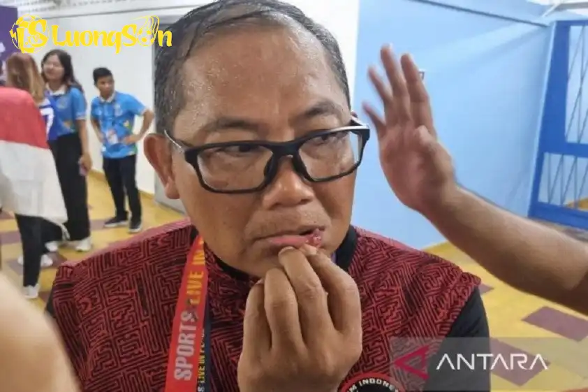 Ông Sumardji bày tỏ sự hào hứng trước cơ hội tái ngộ HLV Shin Tae Yong (Ảnh: CNN) Ông Sumardji bày tỏ sự hào hứng trước cơ hội tái ngộ HLV Shin Tae Yong (Ảnh: CNN)