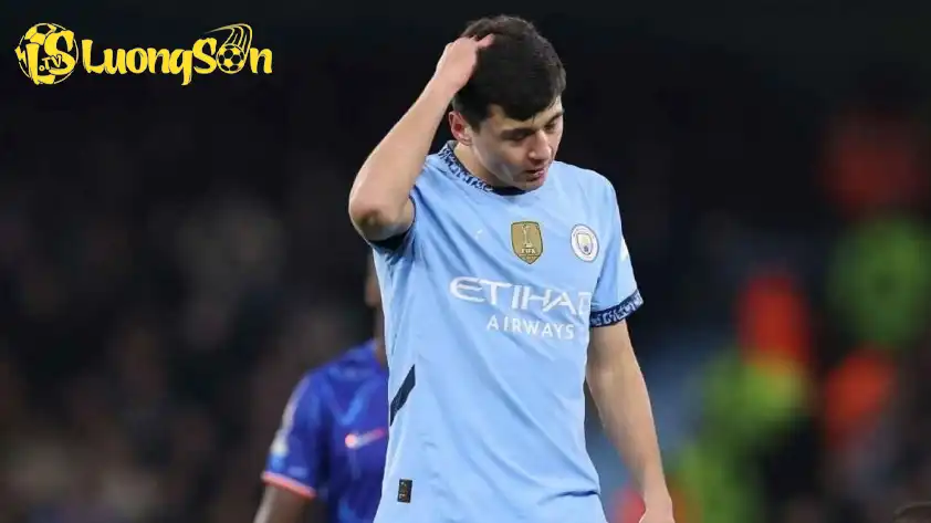 Khusanov vẫn đang gặp khó khăn trong việc khẳng định mình tại Man City (Ảnh: AS) Khusanov vẫn đang gặp khó khăn trong việc khẳng định mình tại Man City